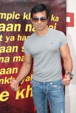 Sonu Sood with the cast of Shootout At Wadala at the launch of gym calles Red Gym in khar on 1st May 2012 (61).JPG